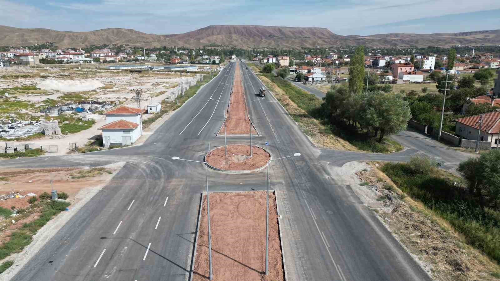 Başkan Din&ccedil;er: &ldquo;Yeni bulvarımız şehrin trafik y&uuml;k&uuml;n&uuml; azaltacak&rdquo;
