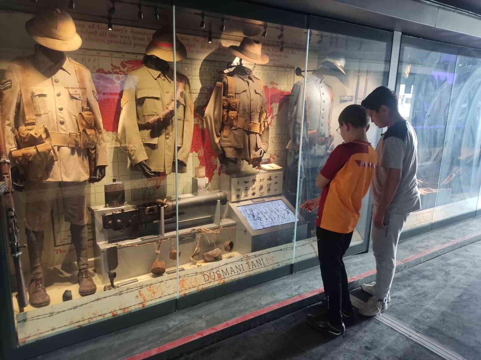 &Ccedil;anakkale&rsquo;deki kahramanlıklar bu tırda anlatılıyor
