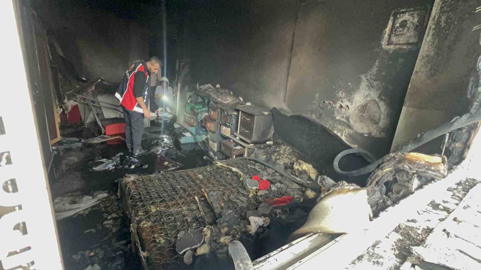 Silopi’de çıkan yangında ailenin dikkatiyle facia önlendi