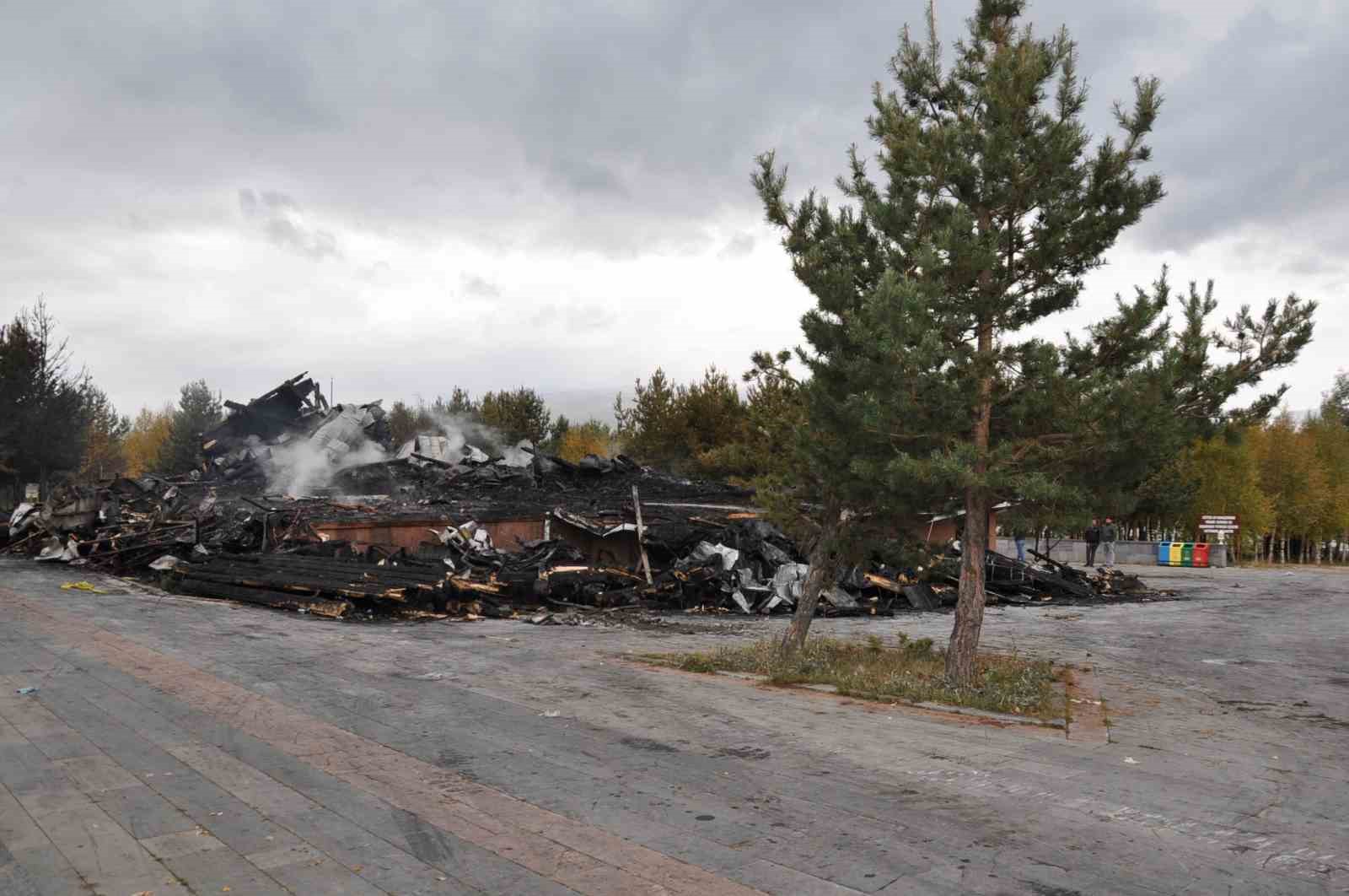 Kars Valiliği&rsquo;nden K&uuml;t&uuml;k Ev yangını a&ccedil;ıklaması
