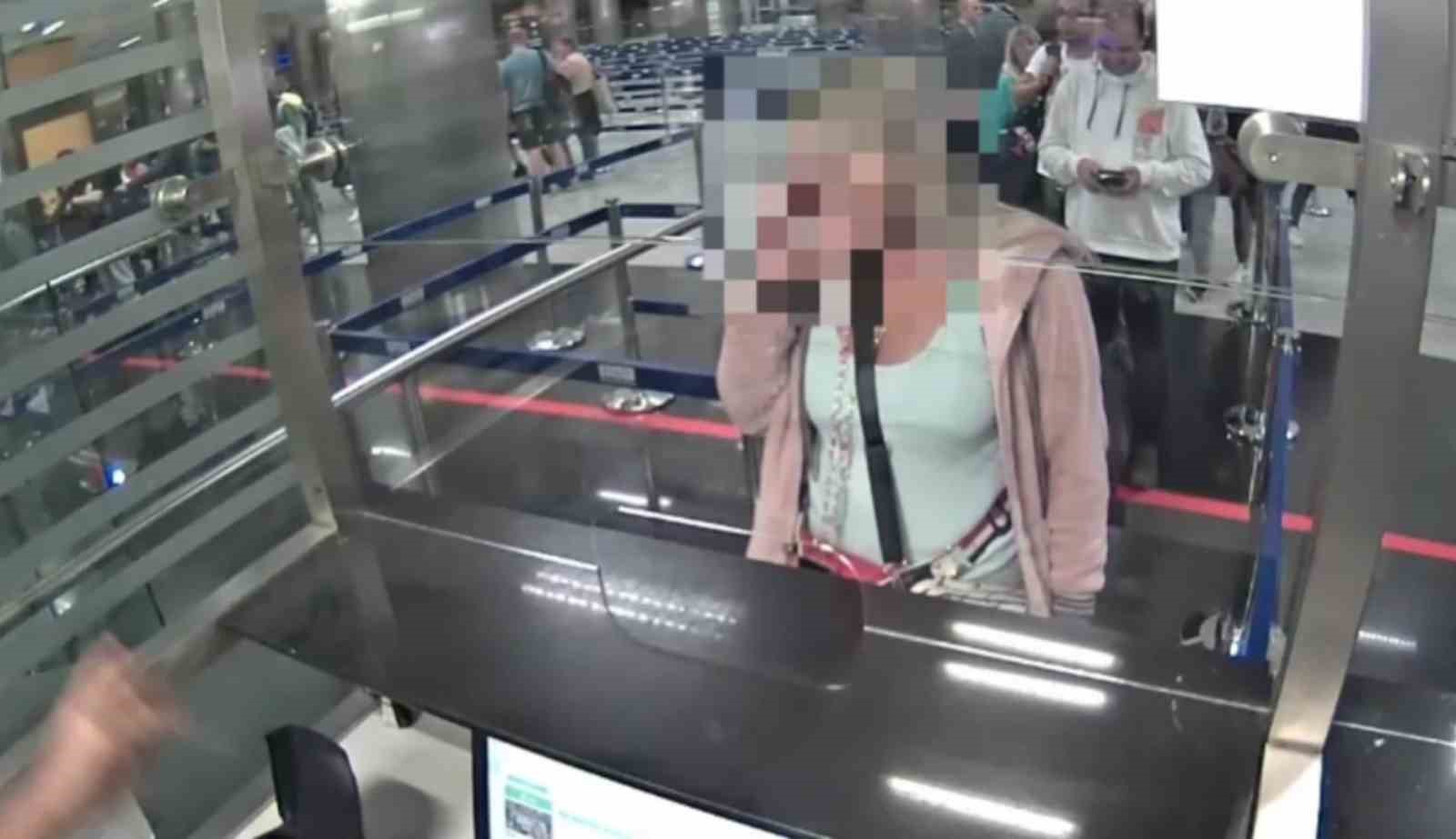 Uyuşturucuyu prezervatifler i&ccedil;ine koyup cinsel organına gizlemiş
