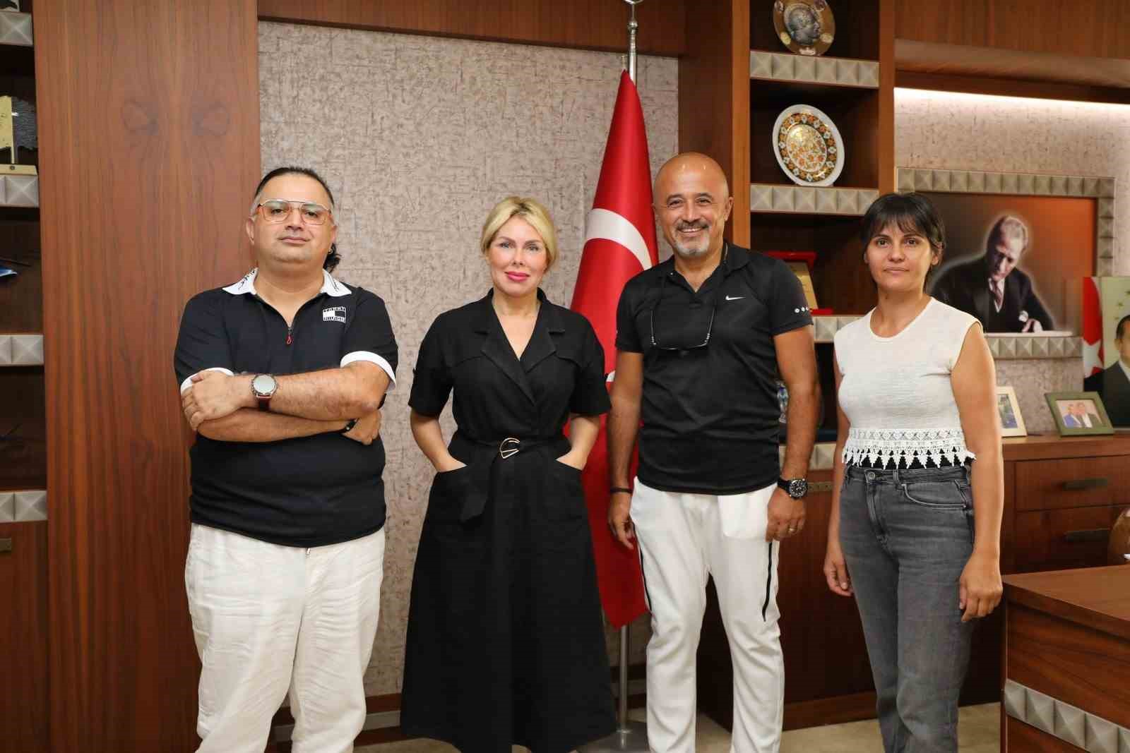 Rekt&ouml;r &Ouml;zkan: "Hedeflerimiz &ouml;ncelikle ilk bine sonra 500&rsquo;e y&uuml;kselmek"
