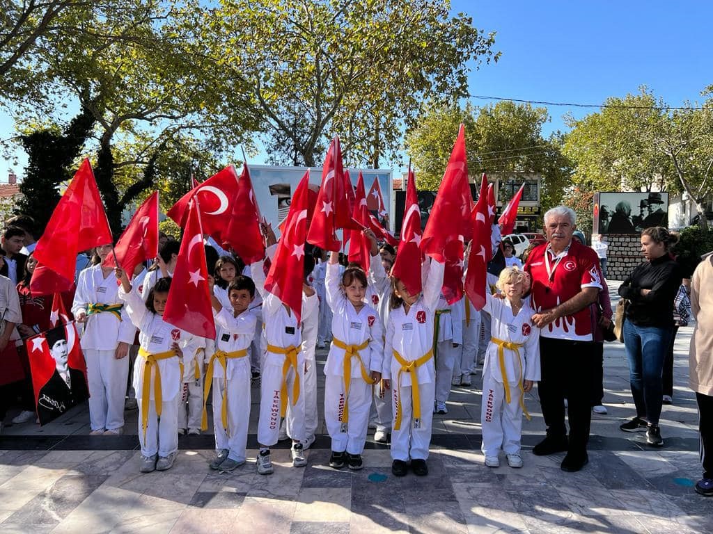 Ayvacık&rsquo;ta Amat&ouml;r Spor Kul&uuml;pleri Haftası Kutlandı
