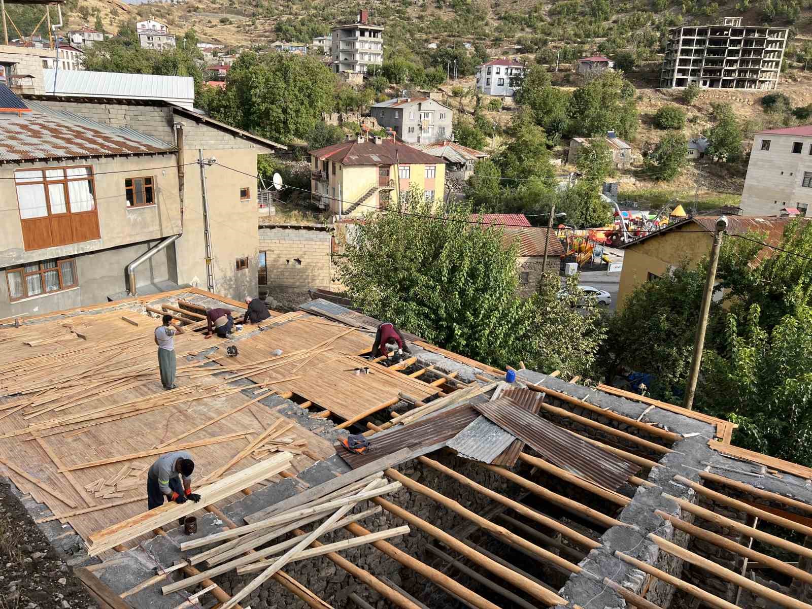 Çukurca’nın 400 yıllık kale evleri butik otel olma yolunda