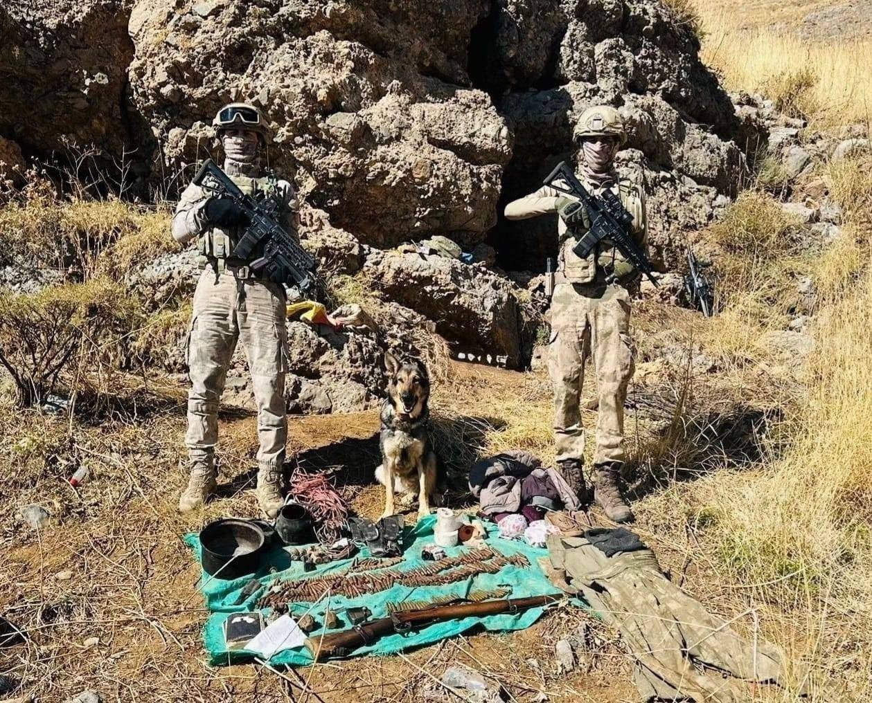 Hakkari’de terör operasyonu: Silah, mühimmat ve uyuşturucu ele geçirildi