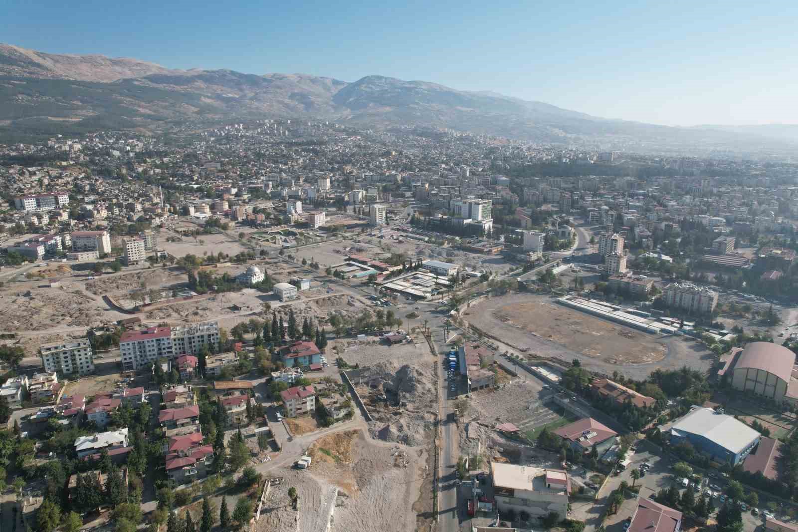 Kahramanmaraş’ta ağır hasarlı davalık binalar, yargıdan çıkacak karara göre yıkılacak