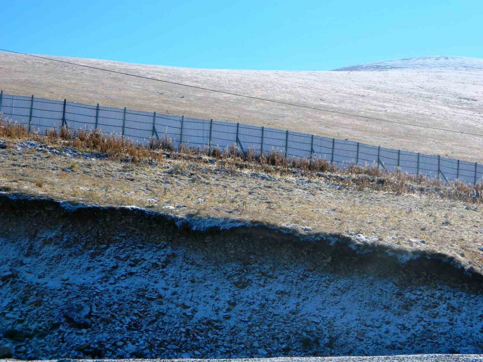 Posof&rsquo;ta dağlar beyaza b&uuml;r&uuml;nd&uuml;
