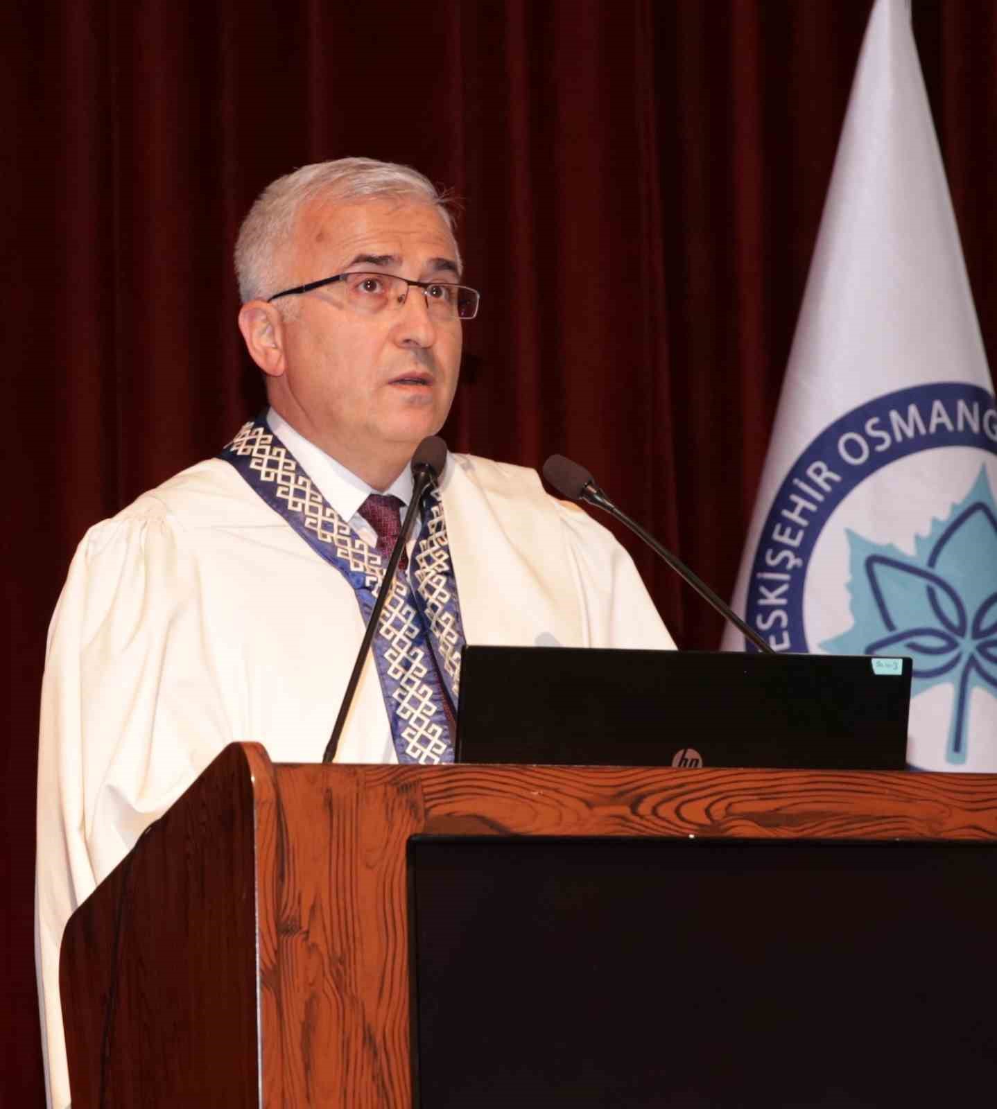 ESOG&Uuml;&rsquo;de 2023-2024 akademik yılı t&ouml;renle a&ccedil;ıldı
