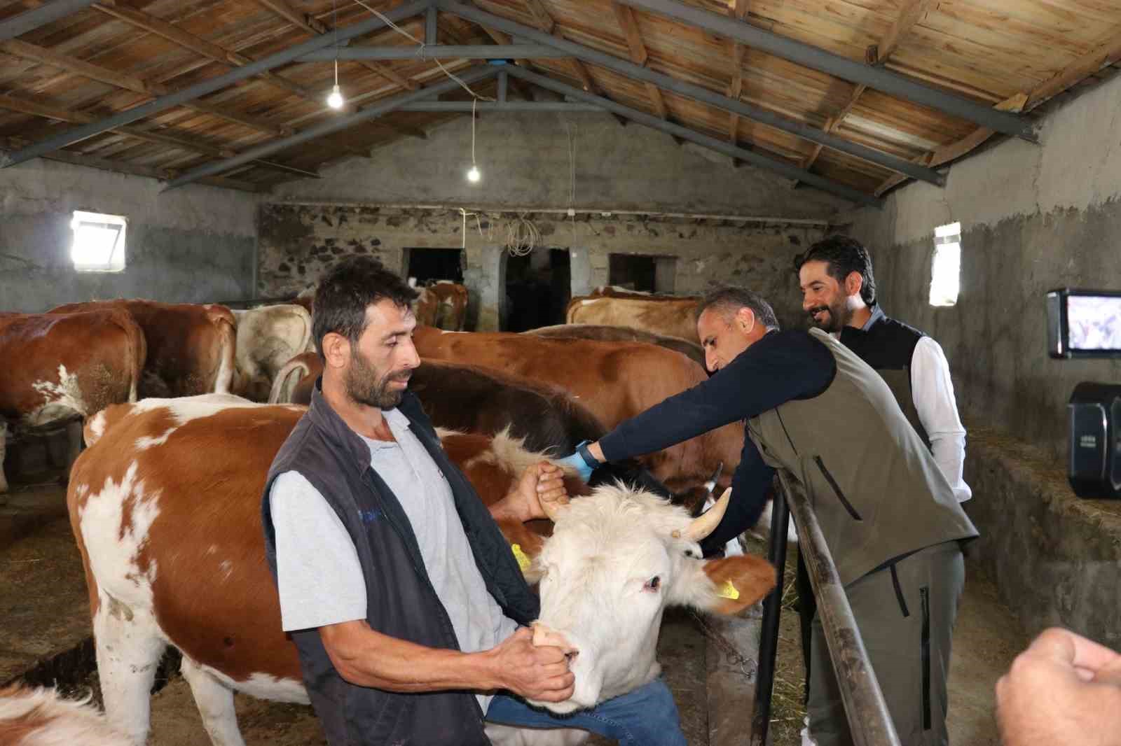 Kars’ta hayvan işletmeleri bilgilendirildi