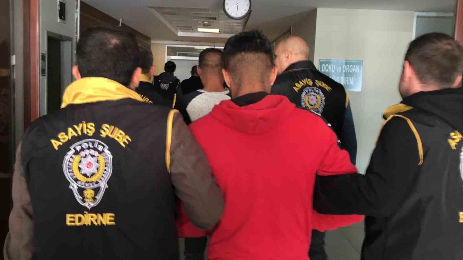 Edirne’de silahlı kavgada babanın ağır yaralandığı, oğlunun öldüğü olayla ilgili 3 şüpheli tutuklandı