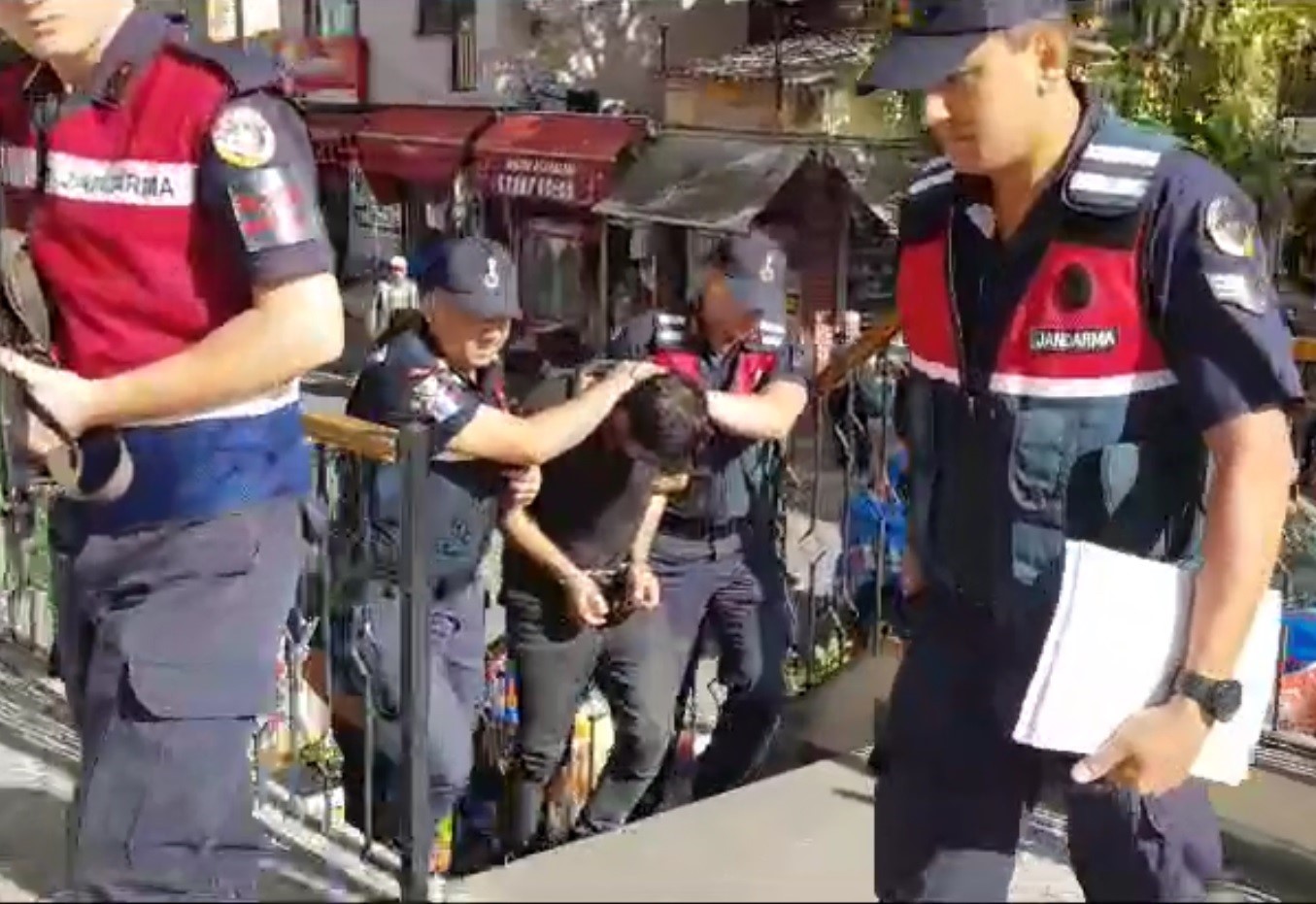 dolandirici-dogan-iric-tutuklandi-ve-adalet-onunde-hesap-verecek