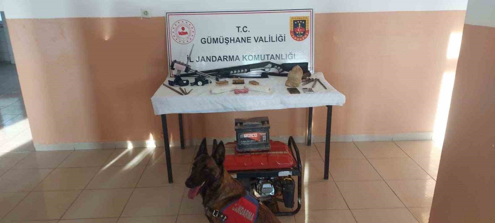 Jandarma’dan kaçak kazı ve kenevir operasyonu