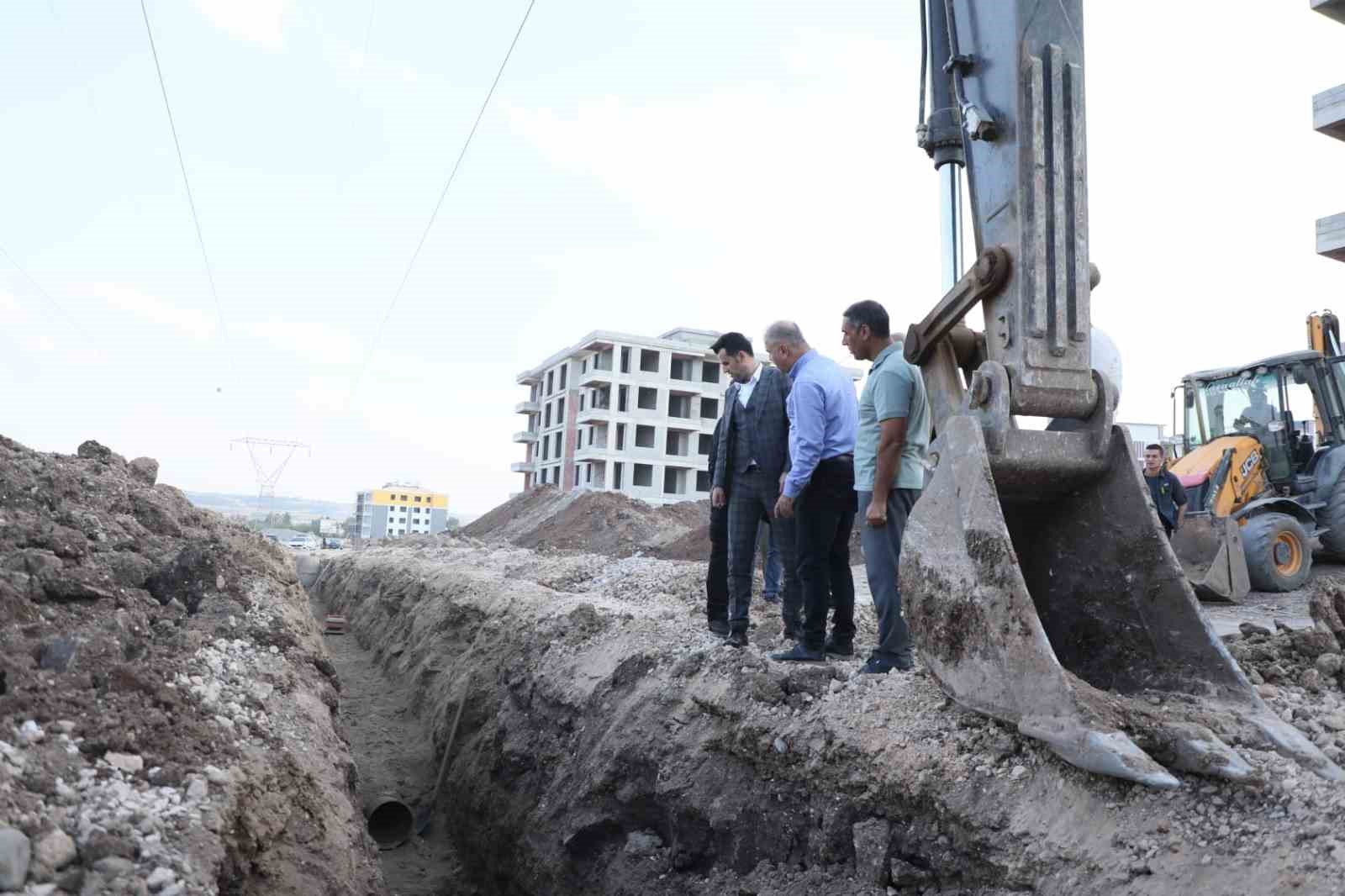 Yenişehir il&ccedil;esinde i&ccedil;me suyu ve kanalizasyon &ccedil;alışmaları s&uuml;r&uuml;yor
