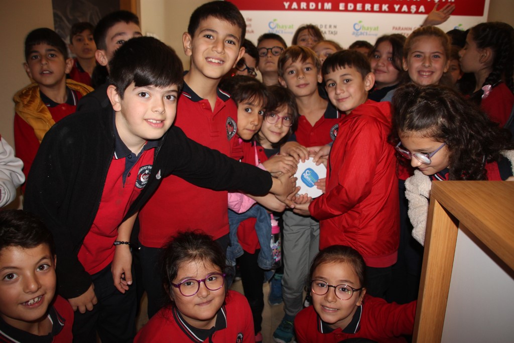 Minik öğrencilerden ihtiyaç sahiplerine yardım eli