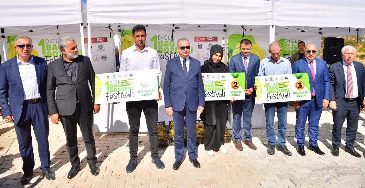 1. Dicle Bağ Bozumu Festivali Vali Su&rsquo;nun katılımıyla başladı
