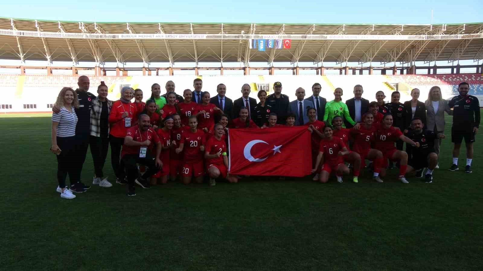 U17 Kadın Milli Takımı, Avrupa Şampiyonası&rsquo;nda Estonya&rsquo;yı 3-1 mağlup ederek A Ligi&rsquo;ne y&uuml;kseldi
