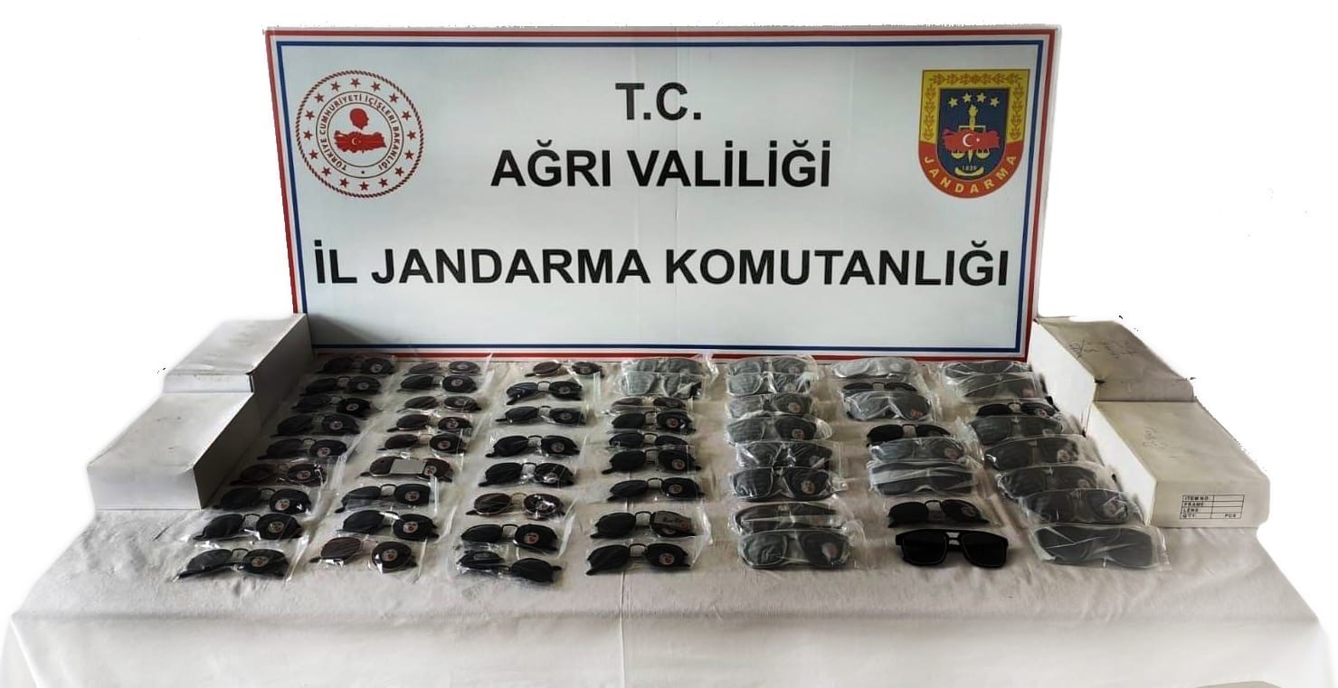 Ağrı’da 1 milyon 200 lira değerinde kaçak gözlük ele geçirildi