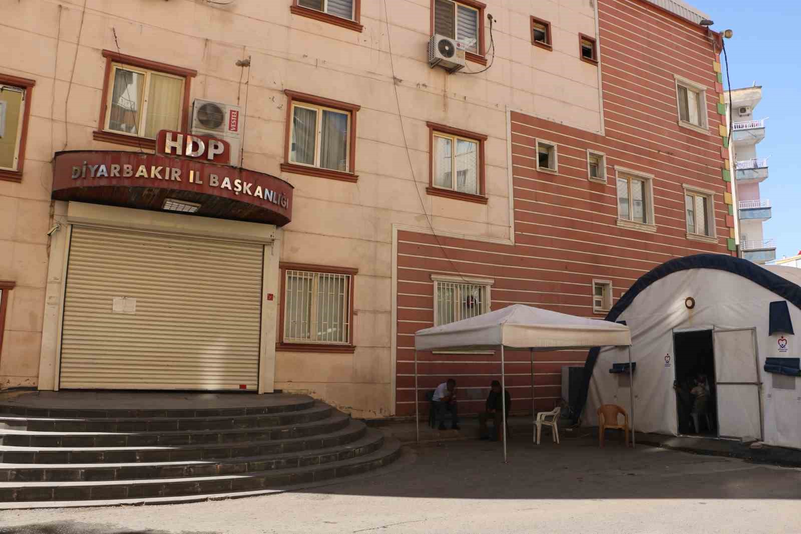 Ter&ouml;r mağduru annelerin evlat n&ouml;beti devam ediyor

