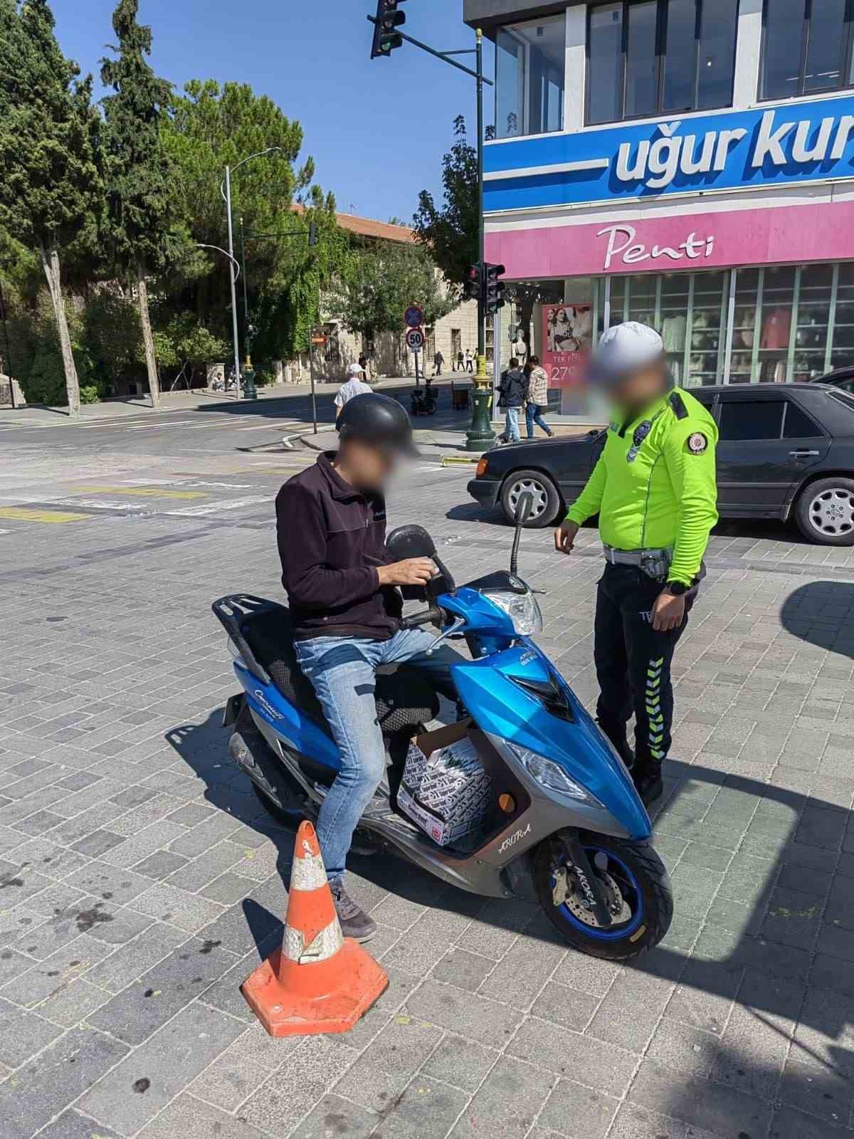 Burdur’da 55 araca para cezası uygulanarak 12 araç trafikten men edildi
