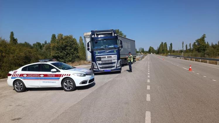 Burdur’da 206 sürücüye ceza işlem uygulandı, 71 araç trafikten men edildi