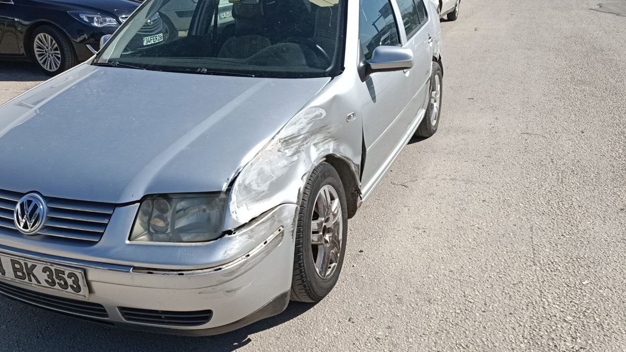 Bolu’da ambulans otomobille çarpıştı
