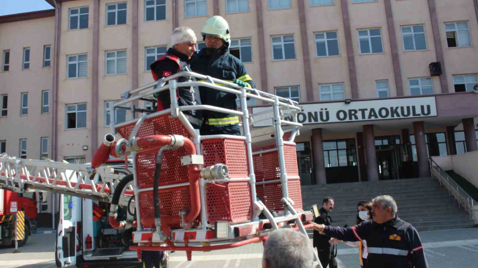 Iğdır’da gerçeği aratmayan afet tatbikatı