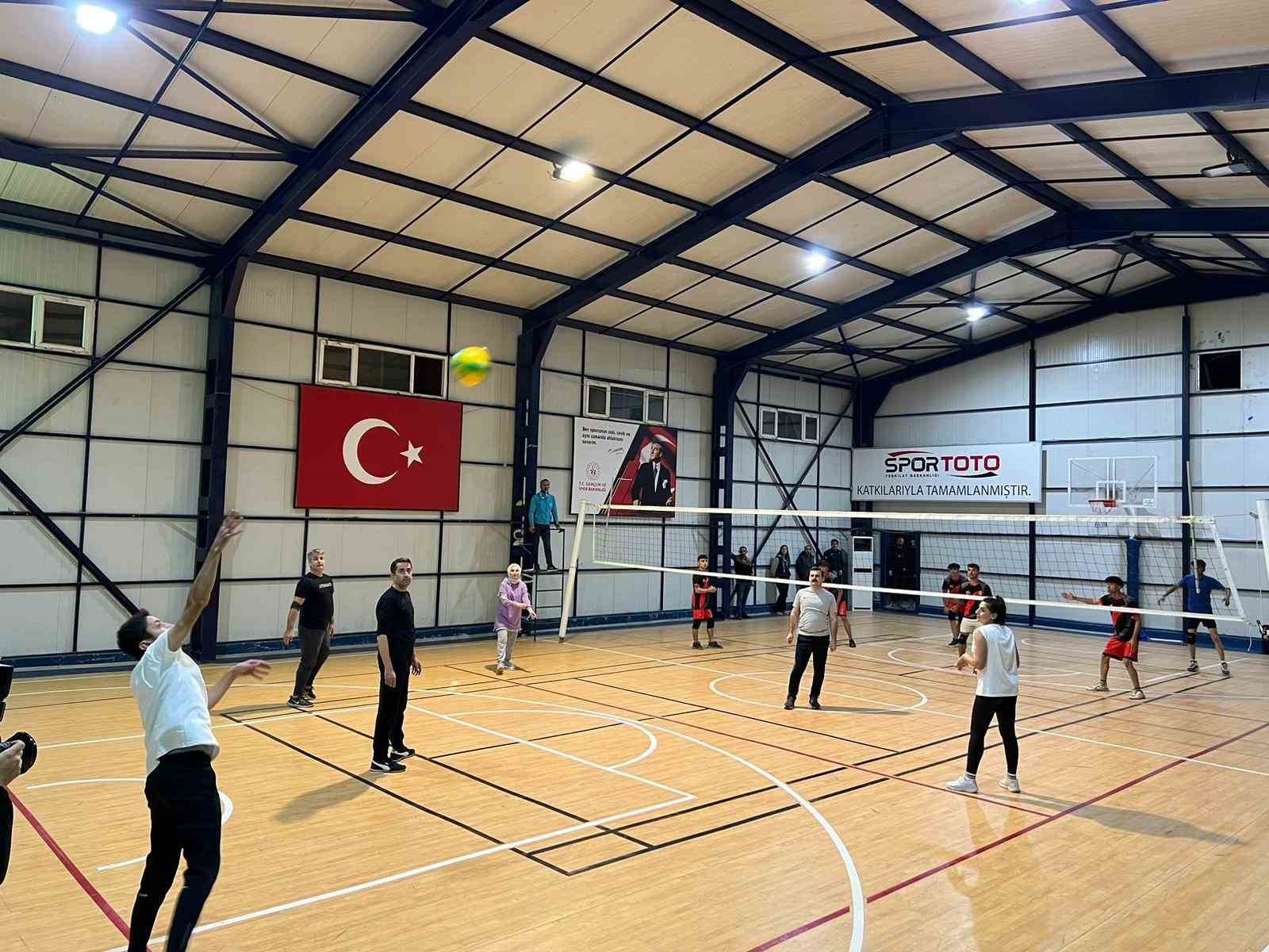 &Ccedil;ukurca&rsquo;da voleybol turnuvası yapıldı
