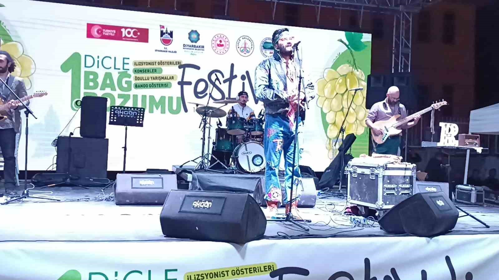 1. Dicle bağ bozumu festivale konserlerle devam ediyor
