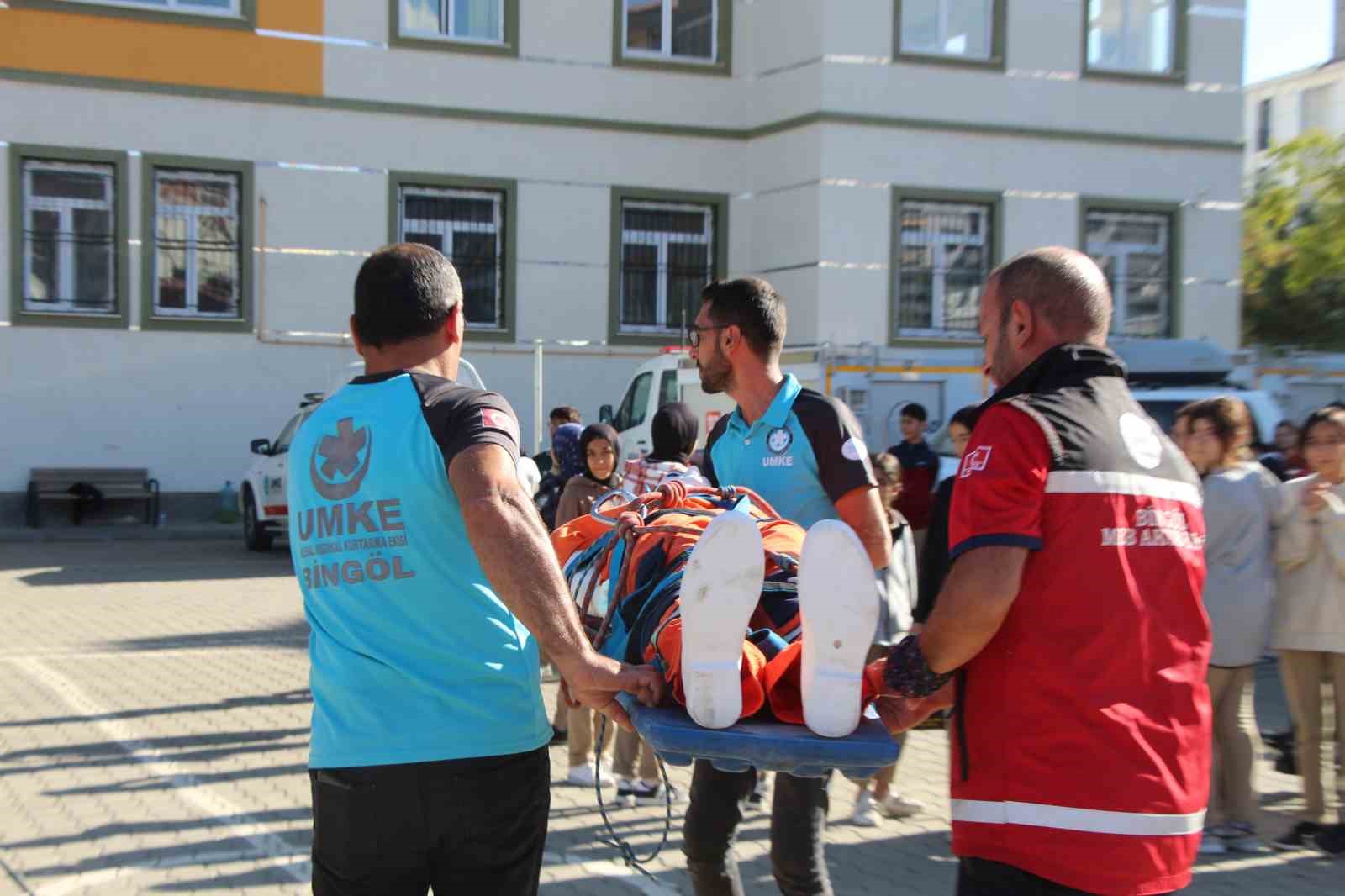 Bing&ouml;l&rsquo;de 400 okulda eş zamanlı deprem tatbikatı yapıldı
