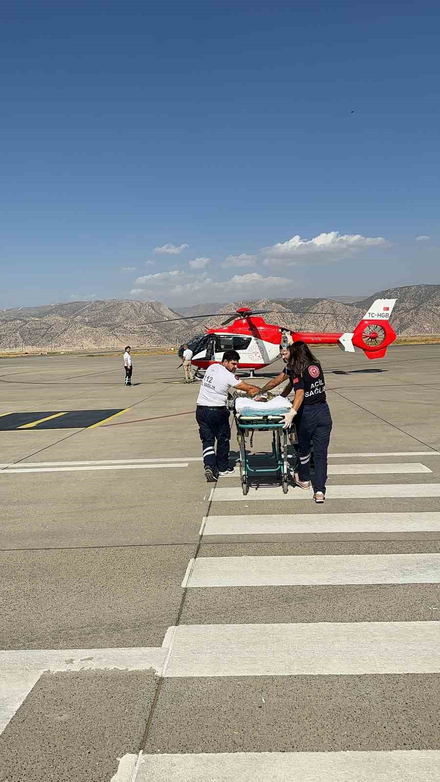 Şırnak’ta ambulans helikopter 8 aylık Berfin için havalandı