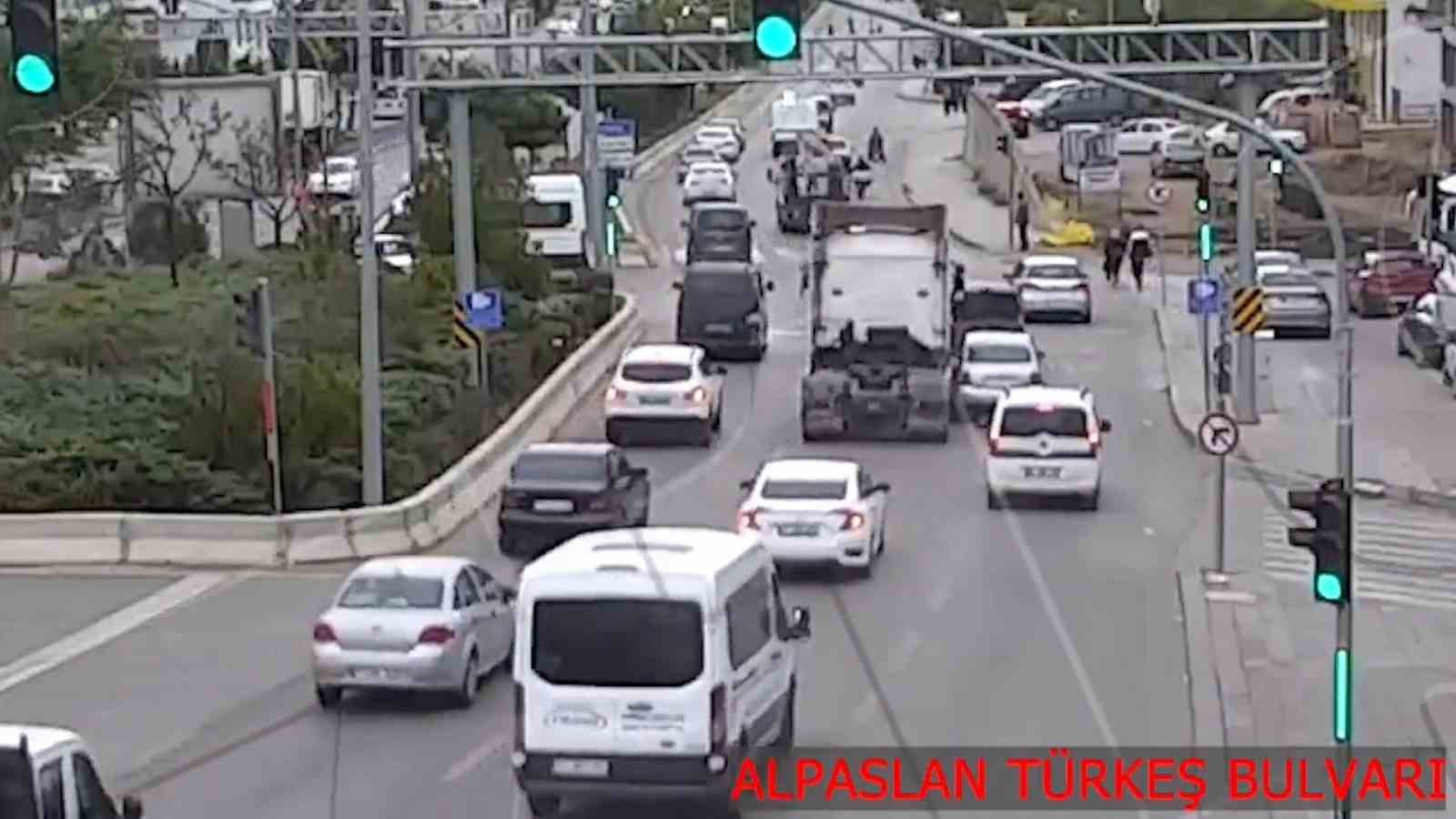 Kırıkkale&rsquo;de trafik kazaları kamerada
