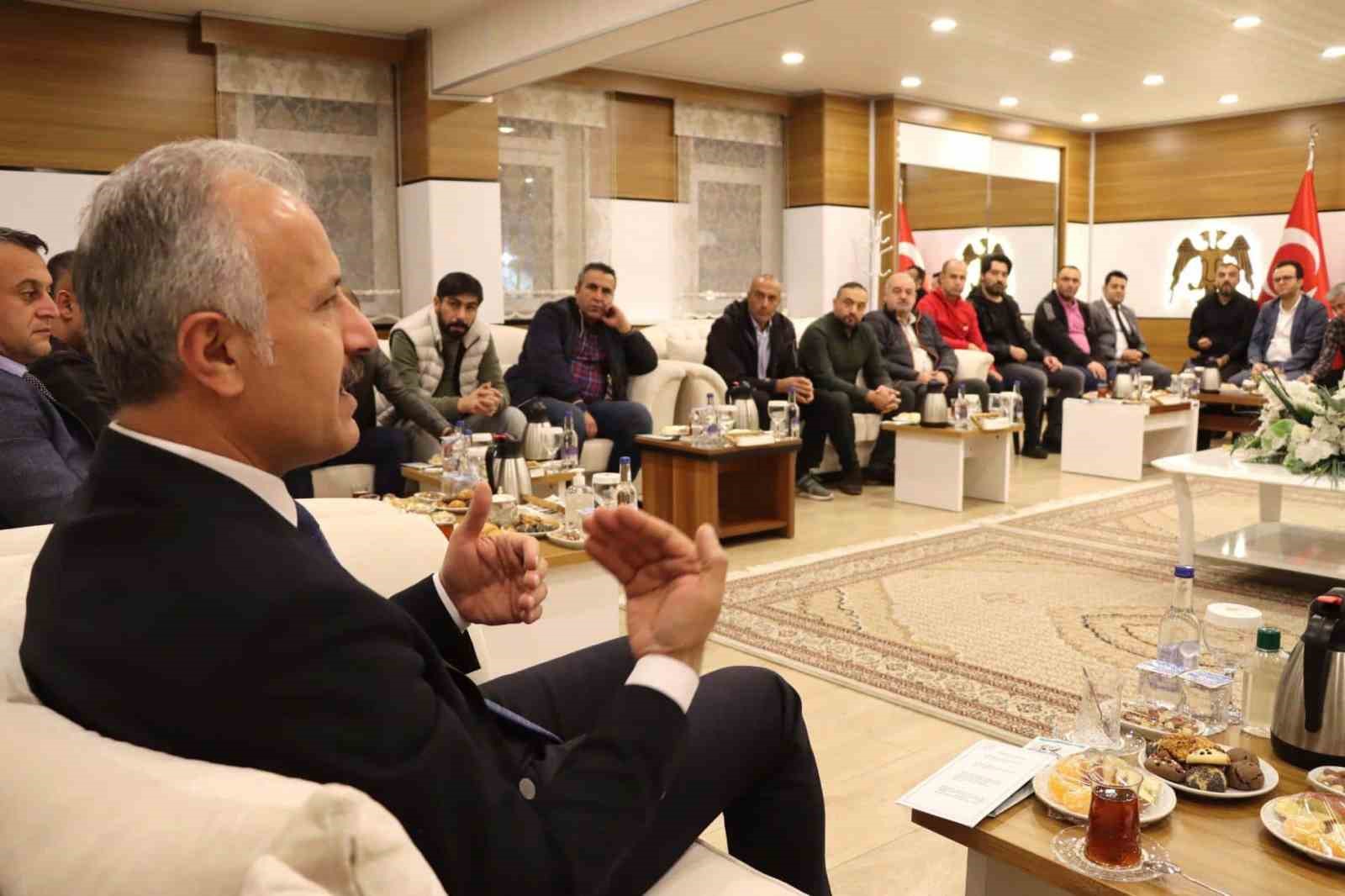 'Çocuklarımıza model olmalıyız'