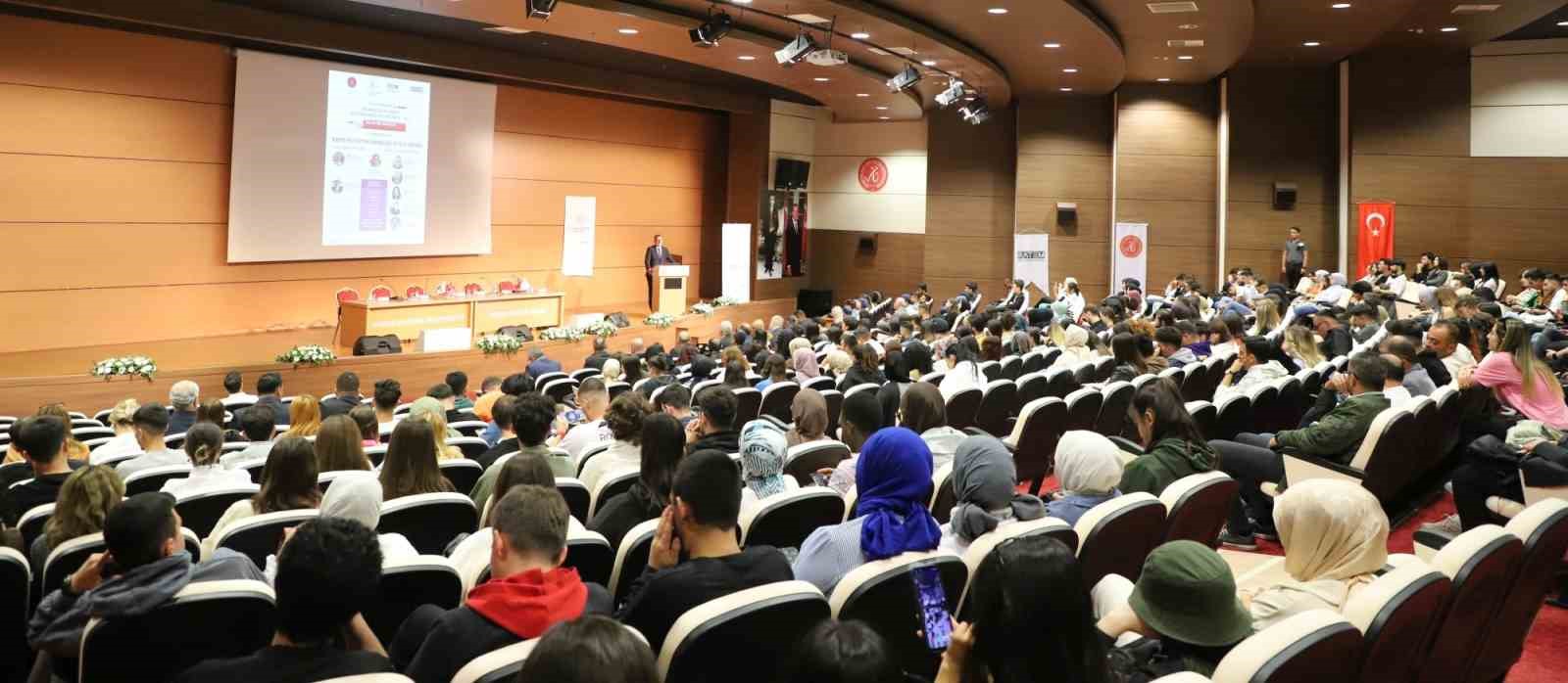 NEV&Uuml;&rsquo;de &rsquo;Radyo Televizyon Yayıncılığı ve Telif Hukuku&rsquo; Paneli D&uuml;zenlendi
