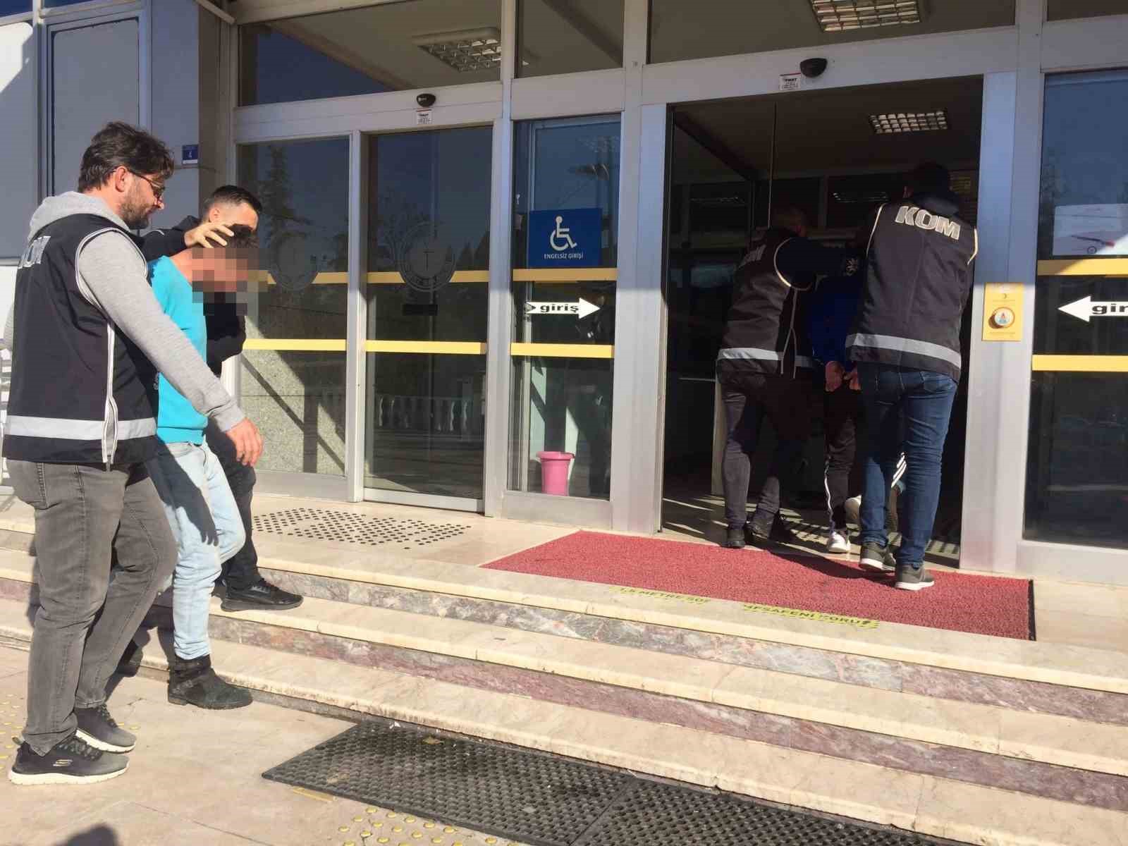 Silahlı saldırı olayına karışan 2 kişi adliyede
