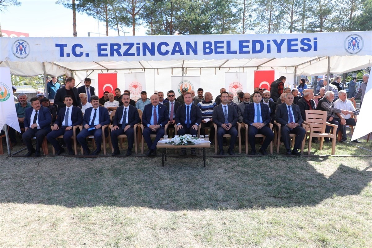 Erzincanlı &ccedil;ift&ccedil;ilere buğday tohumu dağıtıldı
