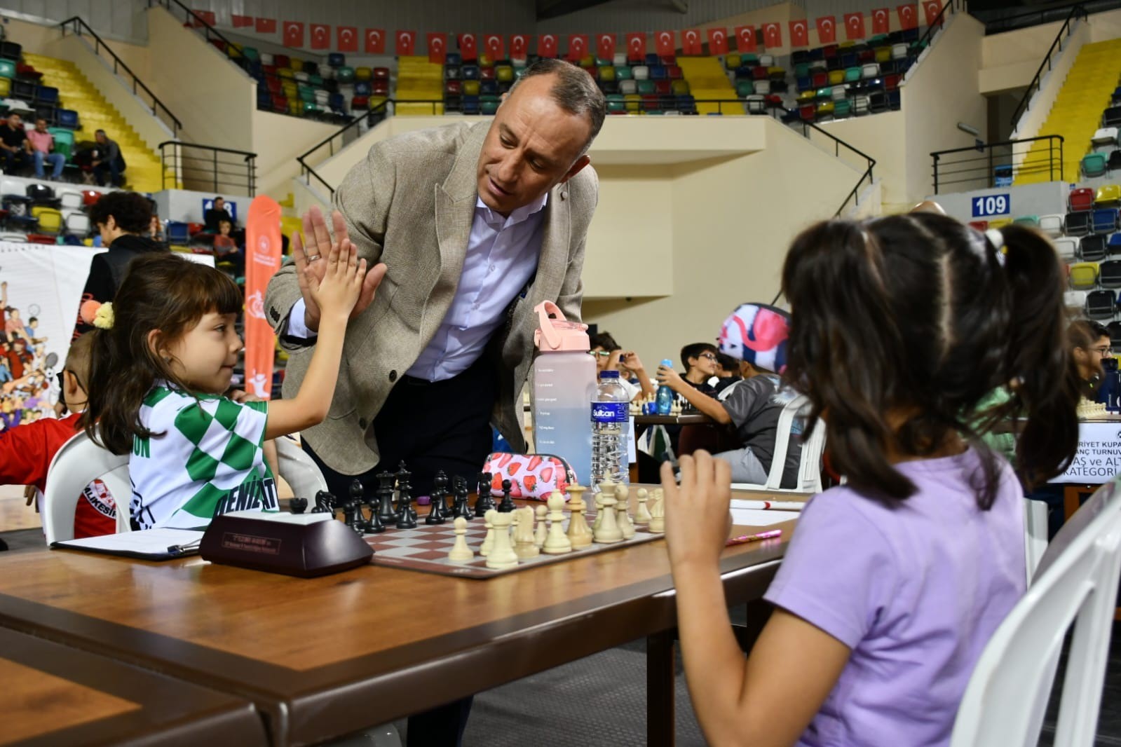 Cumhuriyet Kupası 2. Satranç Turnuvası ilk hamle ile başladı