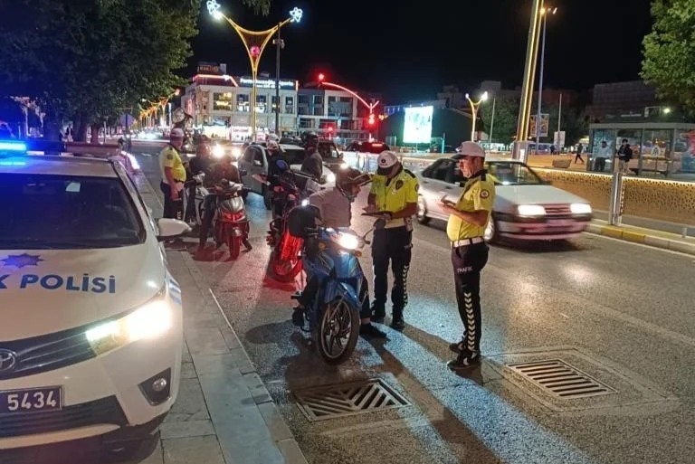Erzincan’da alkollü sürücüler polisinden kaçamıyor