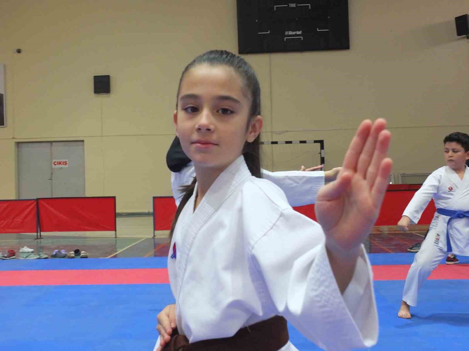 Manisa BBSK Karate Takımı yine zirvede