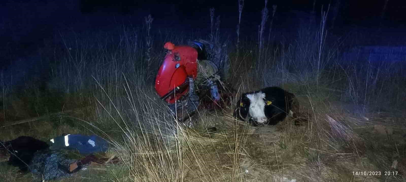 Gediz’de tır park halindeki traktörü biçti: 2 ölü, 1 yaralı