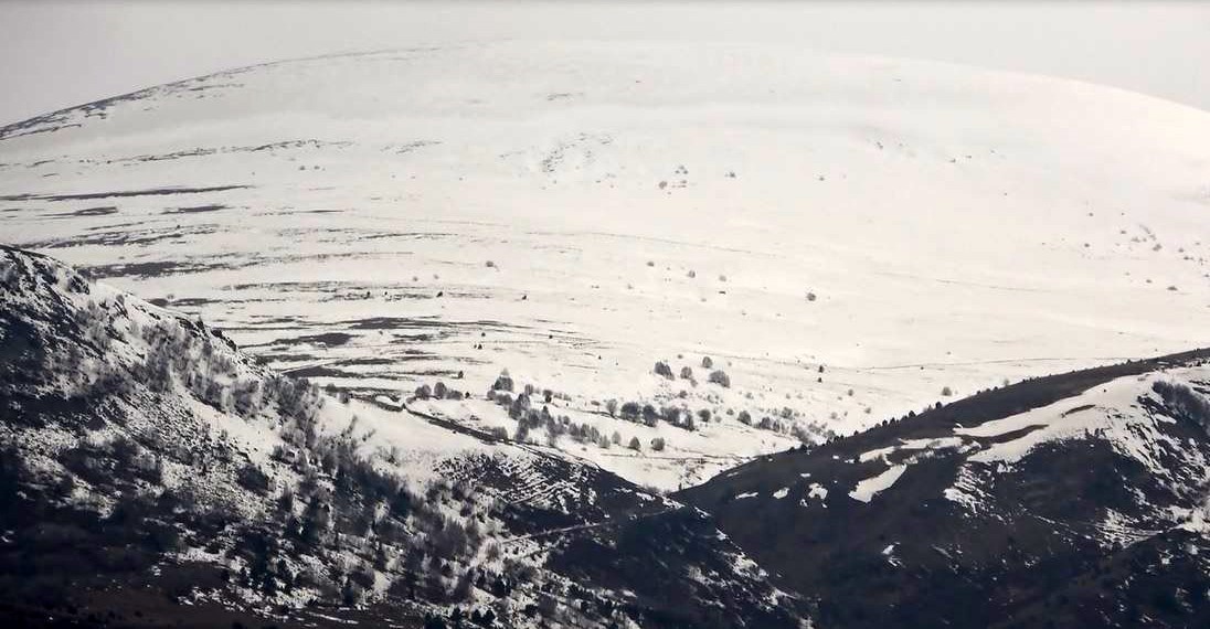 Posof’ta dağlara kar yağdı