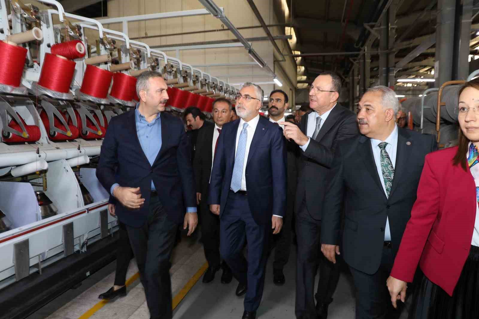 Gülsan Holding Bakan Prof. Dr. Vedat Işıkhan’ı ağırladı