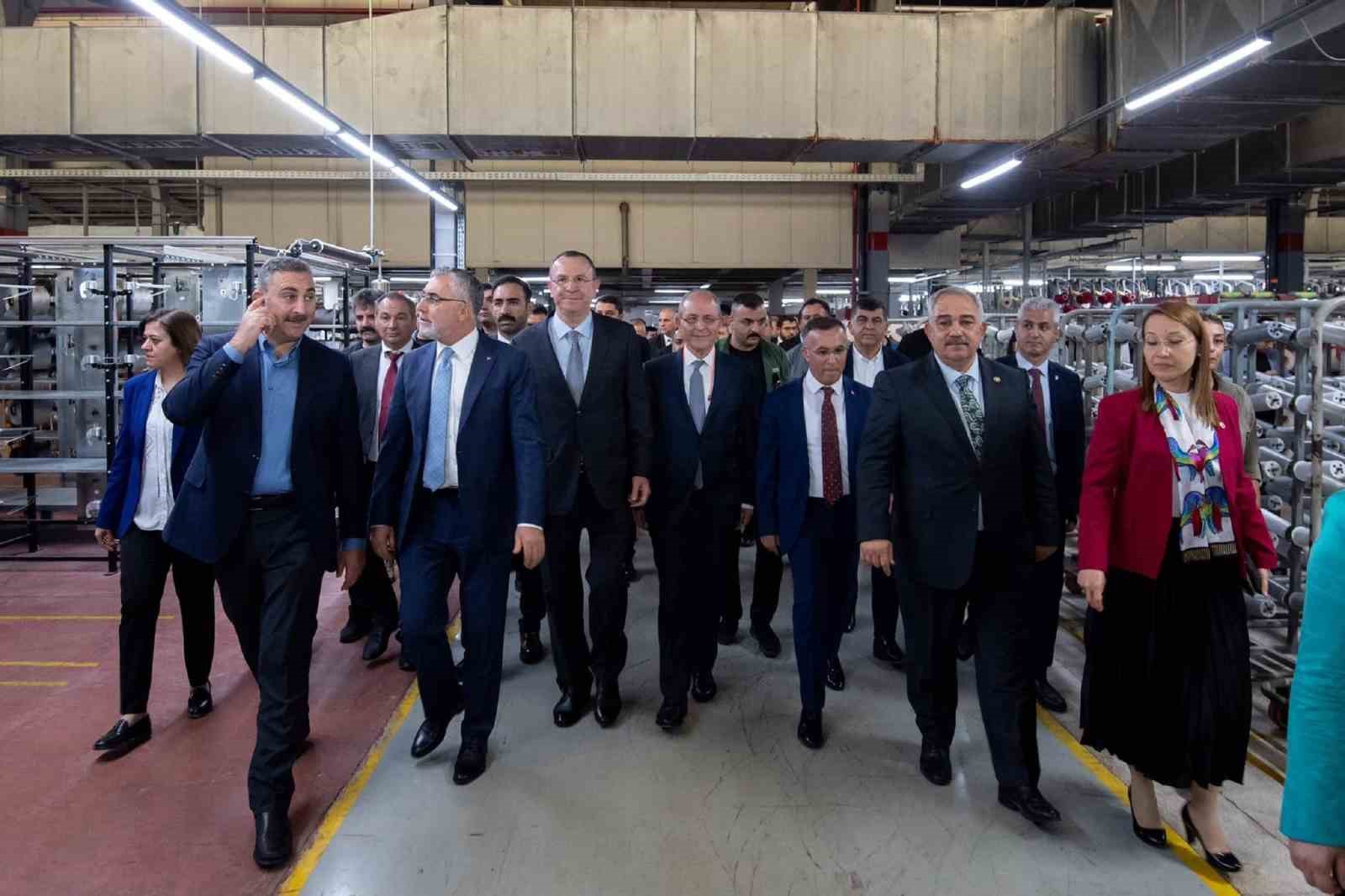 G&uuml;lsan Holding Bakan Prof. Dr. Vedat Işıkhan&rsquo;ı ağırladı
