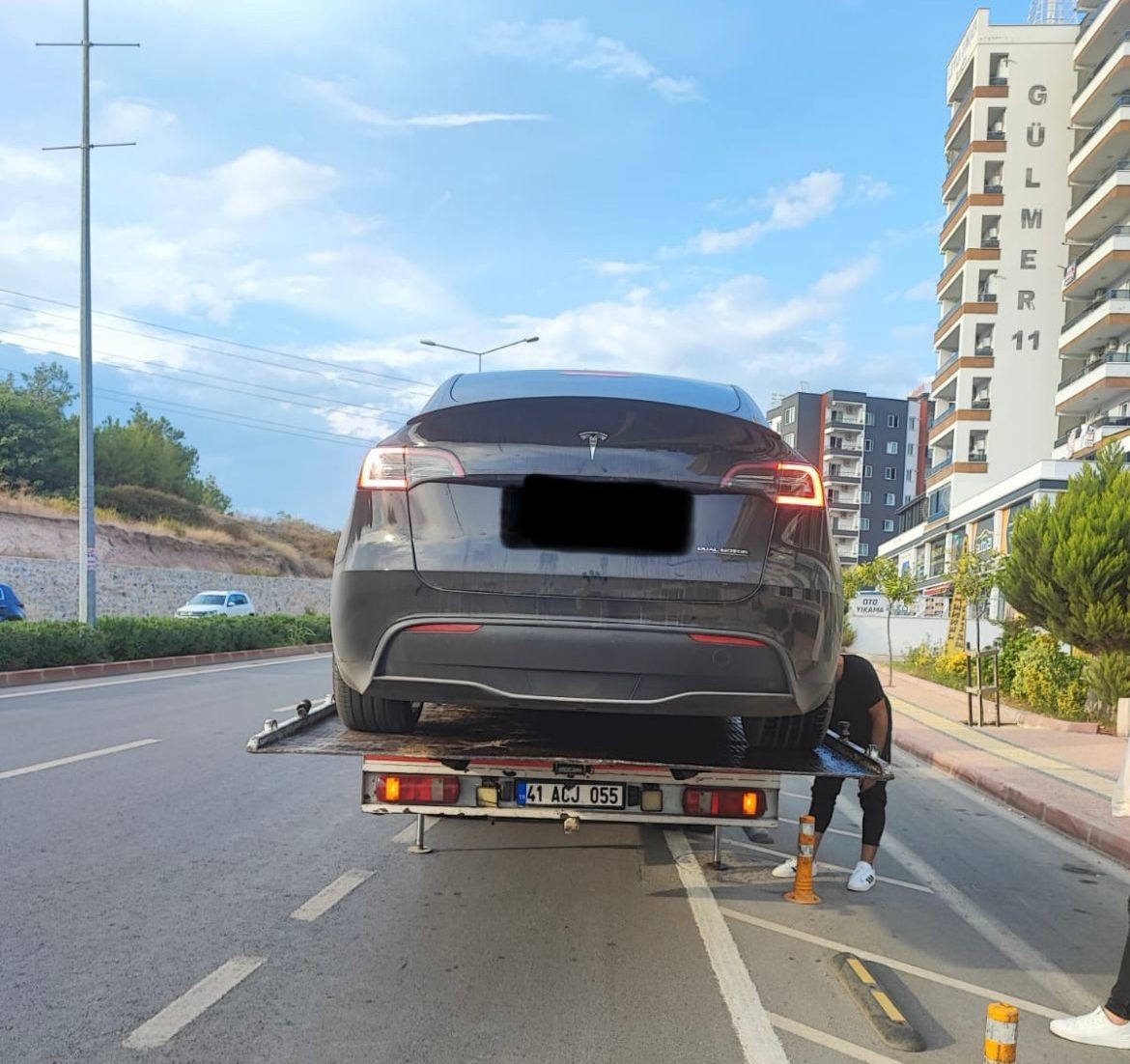 Tesla ile drift atmak pahalıya maloldu 