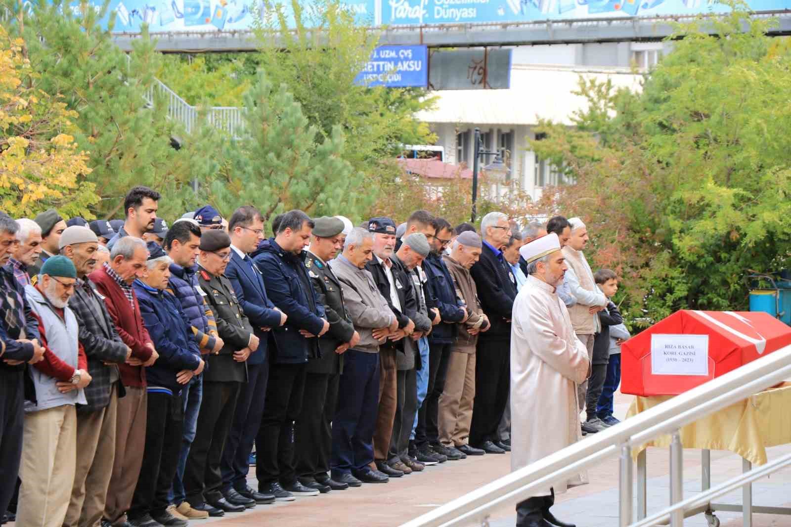 Kore gazisi son yolculuğuna uğurlandı