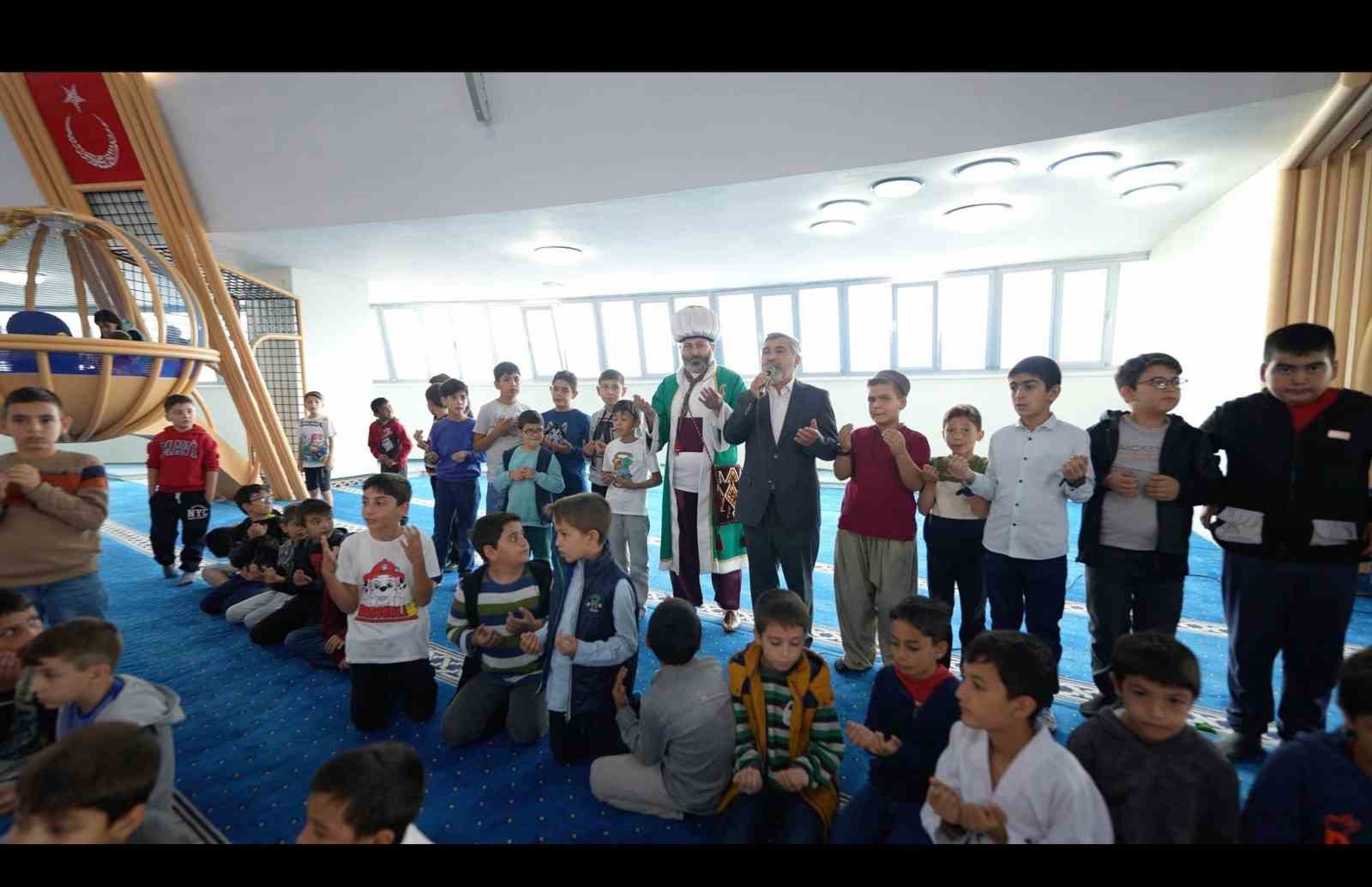 Erzincan&rsquo;da &ccedil;ocuk camii buluşması
