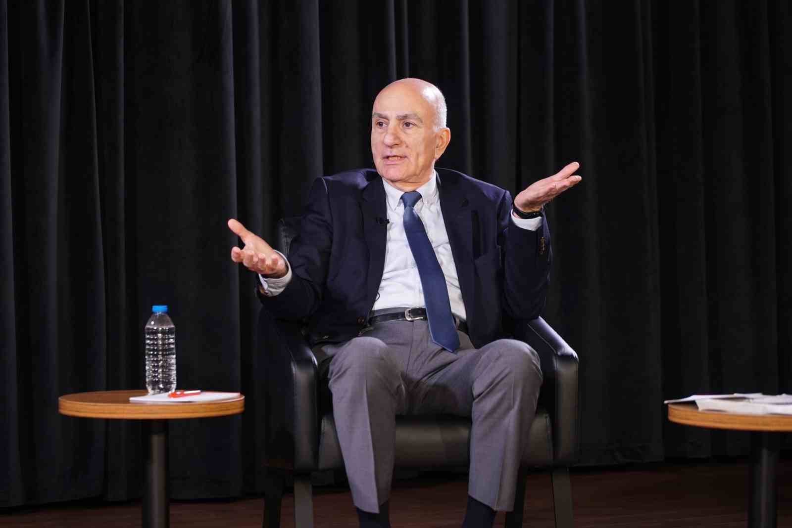 Prof. Dr. Işın &Ccedil;elebi: &ldquo;D&uuml;nyanın yeni sorunu k&uuml;resel par&ccedil;alanma ve durgunluk&rdquo;
