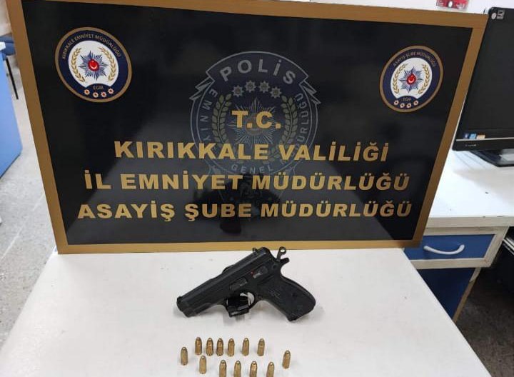 Kırıkkale&rsquo;de &ccedil;eşitli su&ccedil;lardan aranan 3 ş&uuml;pheli tutuklandı
