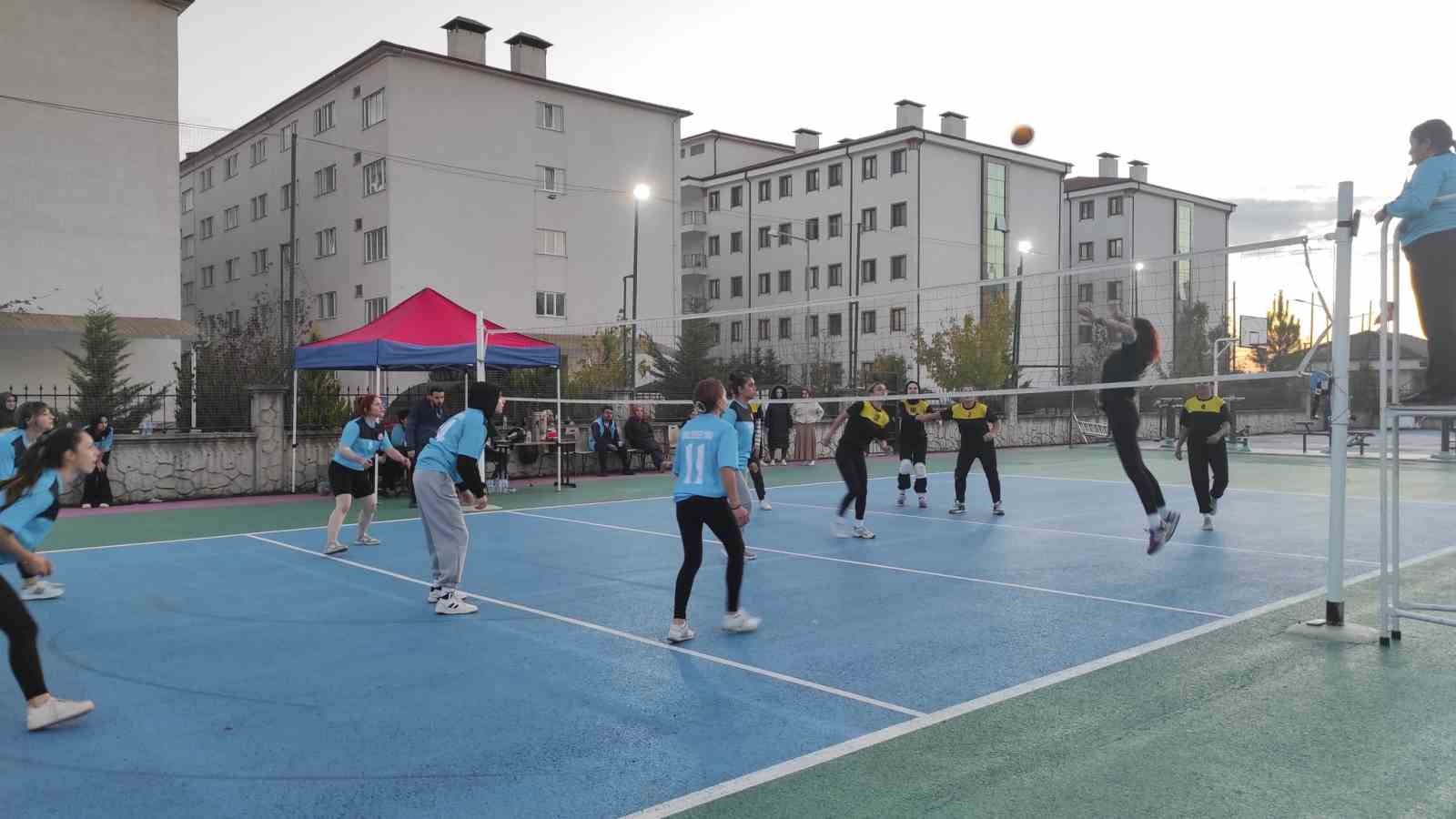 Sokak voleybol turnuvası başladı