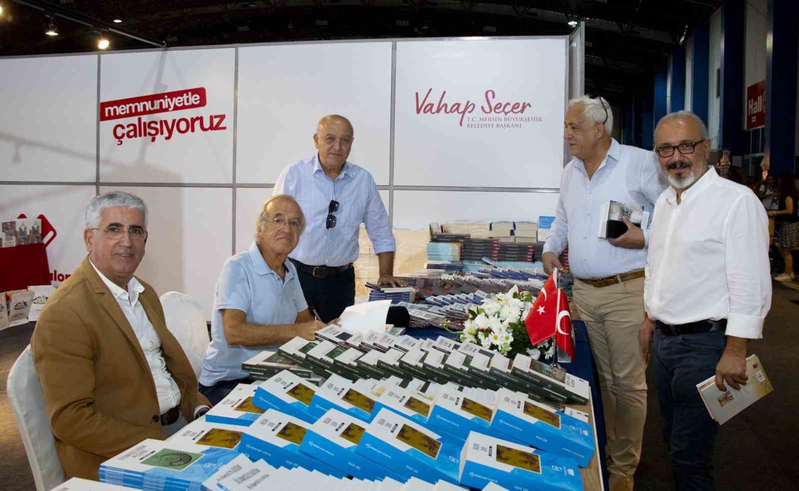 ’8. CNR Mersin Kitap Fuarı’nda Mersin Büyükşehir Belediyesinin standına yoğun ilgi