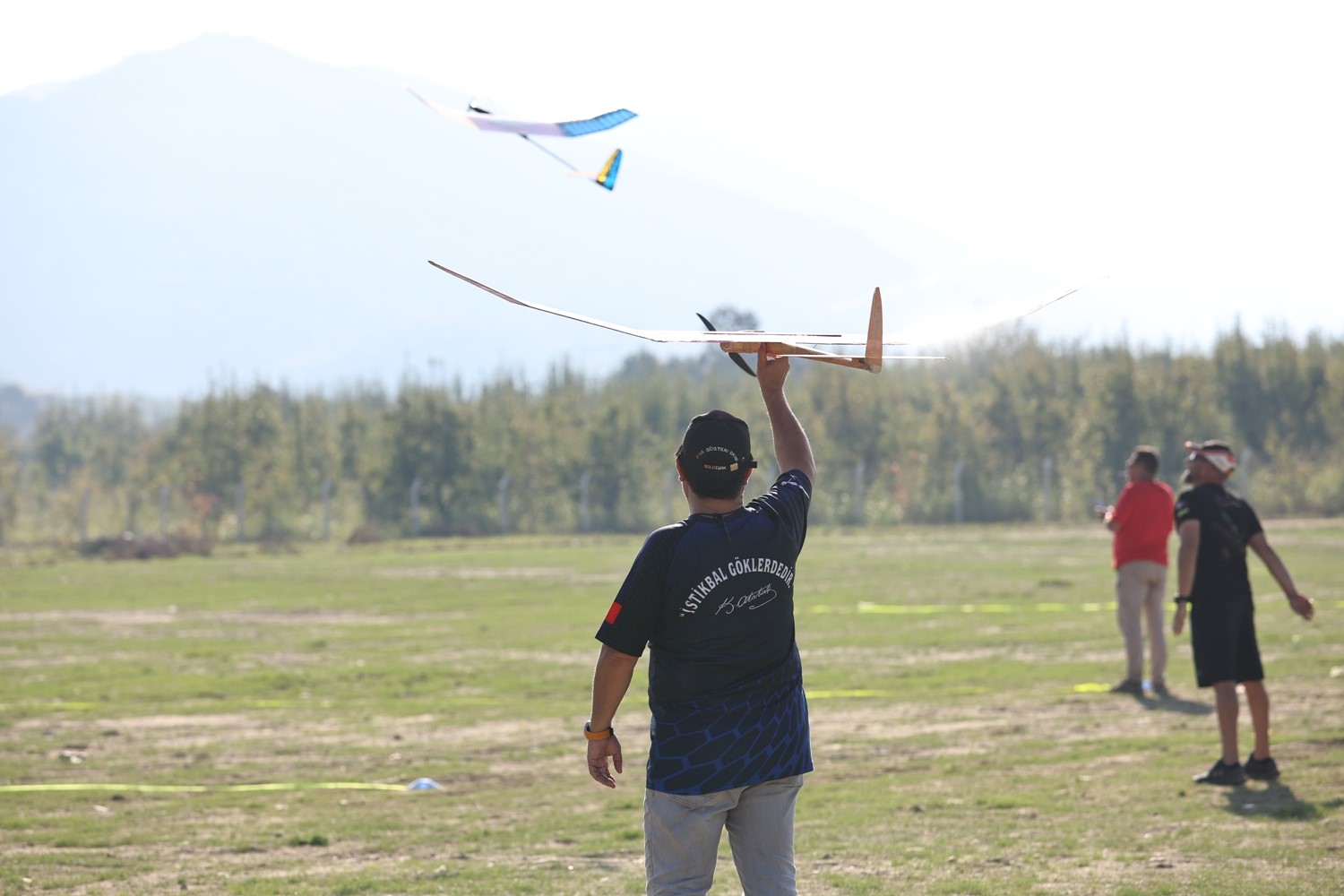 Model u&ccedil;aklar Fadıllı semalarında yarıştı
